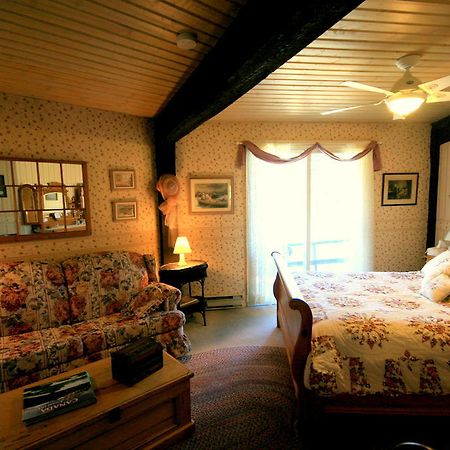Stouffermill Bed & Breakfast Algonquin Highlands Extérieur photo